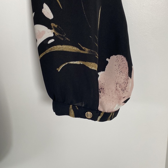 Dynamite Floral V-Neck Blouse with Choker - Picture 5 of 14